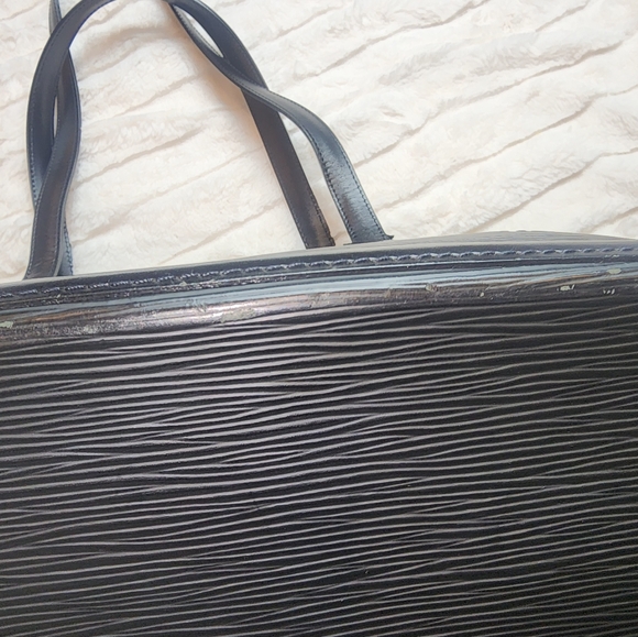 LOUIS VUITTON Epi Lussac Black Large Shoulder Bag - Picture 5 of 10